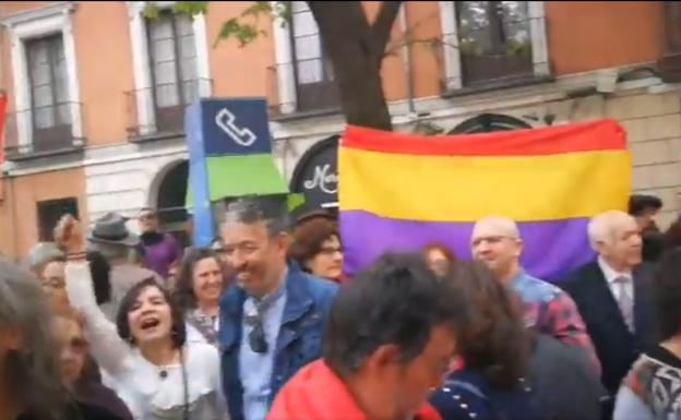 Los políticos reaccionan en campaña ante el encontronazo entre cofrades y republicanos en Valladolid