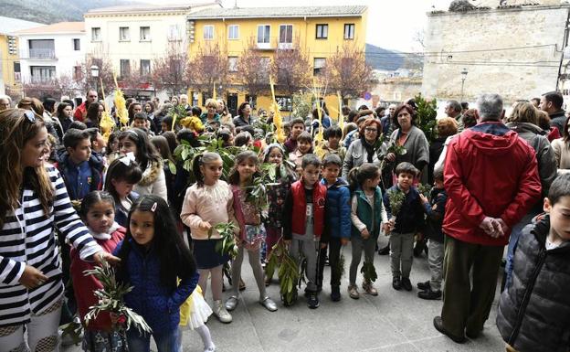 Protagonismo para los más pequeños en el Domingo de Ramos de El Espinar