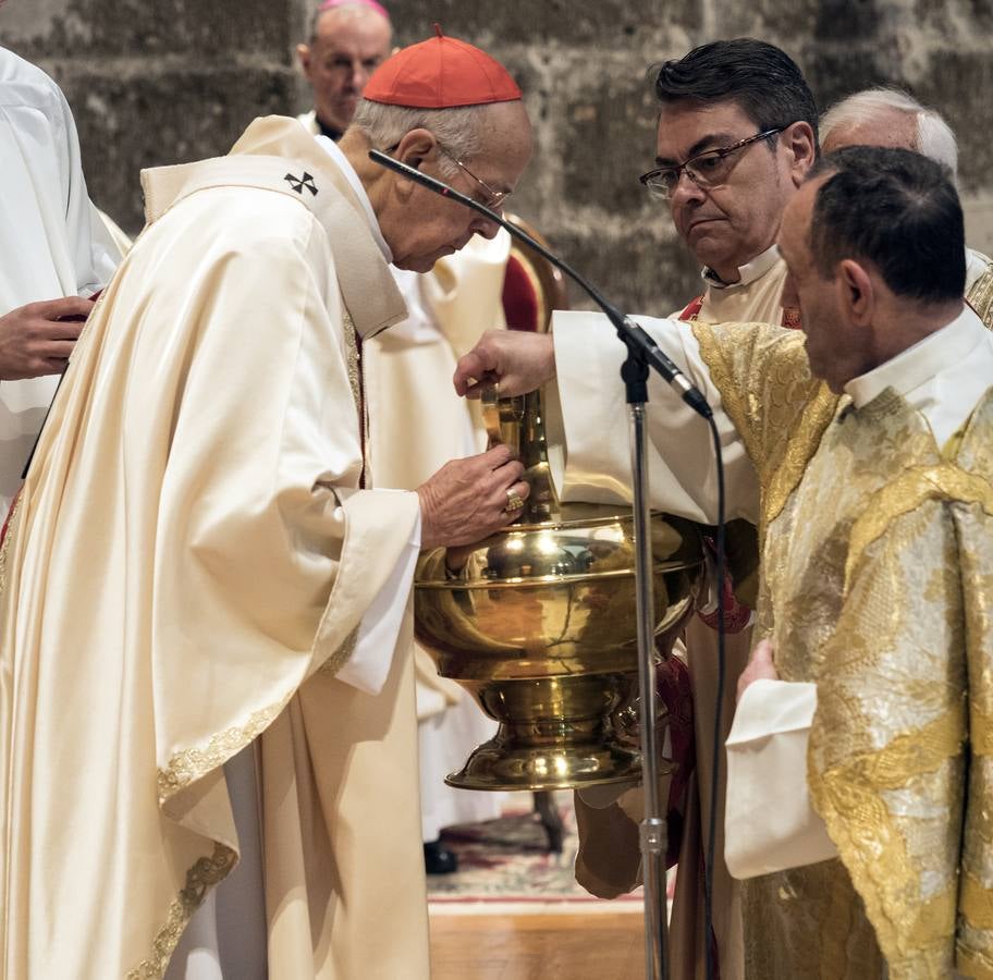 Misa Crismal en la catedral de Valladolid