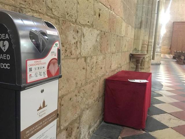 La Catedral instala desfibriladores para «cardioproteger» a sus visitantes