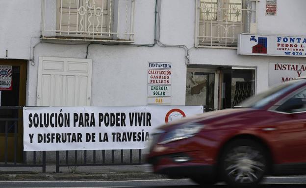 Caduca el compromiso de Fomento de desviar los camiones de la travesía de San Rafael