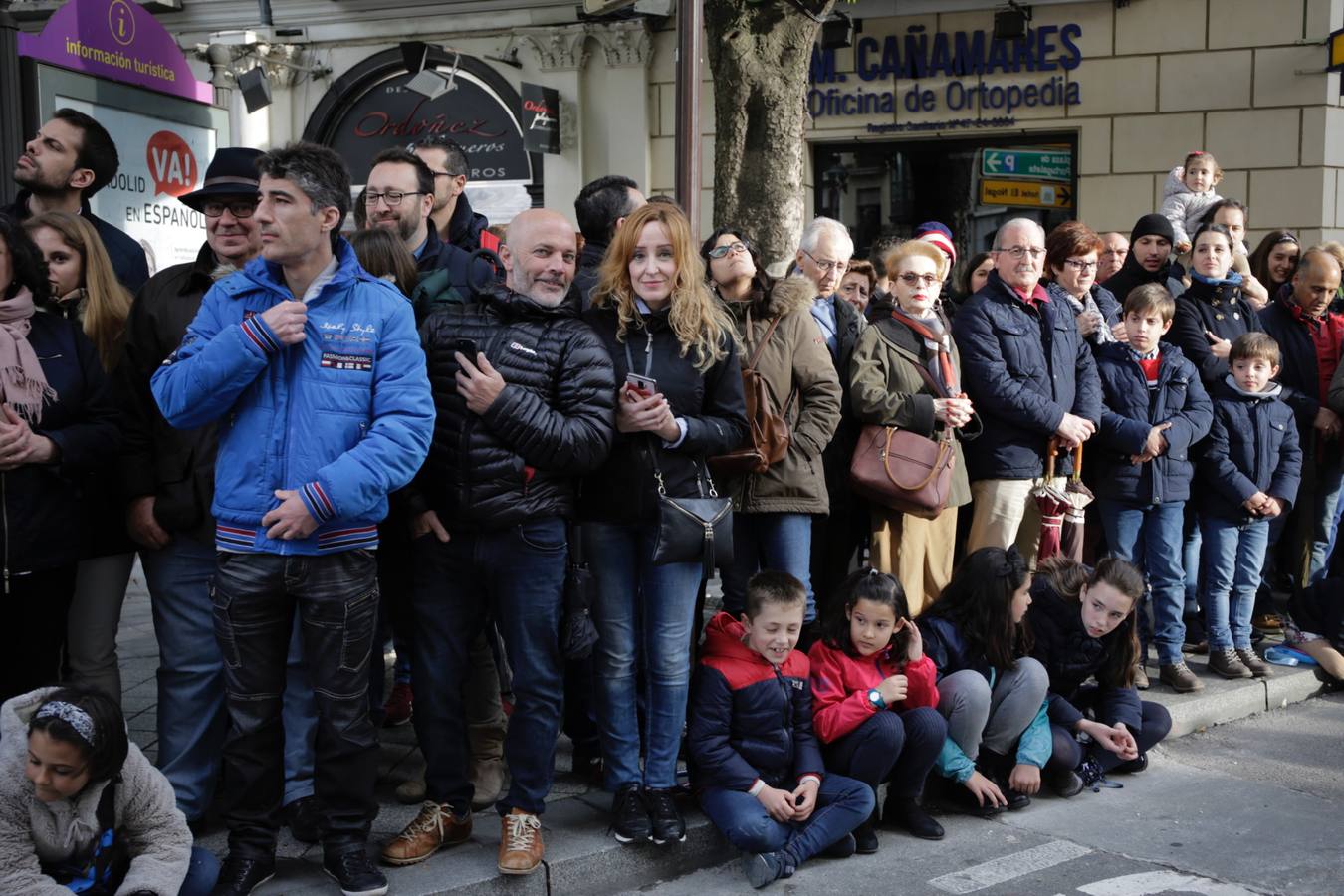 Público en la Procesión General de Valladolid (1/3)