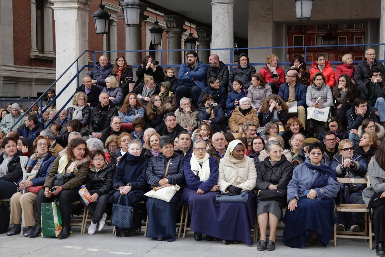 Público en la Procesión General de Valladolid (3/3)