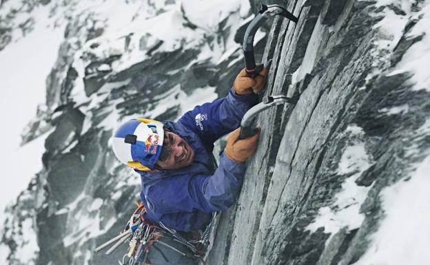 Dan por muertos a tres destacados alpinistas tras una avalancha en Canadá