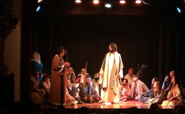 La Pasión de La Alberca se traslada al teatro municipal en su centenario