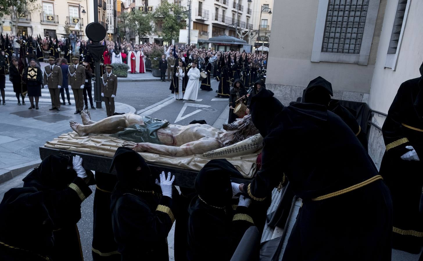 Traslado del Cristo Yacente hasta el convento de San Joaquín y Santa Ana de Valladolid