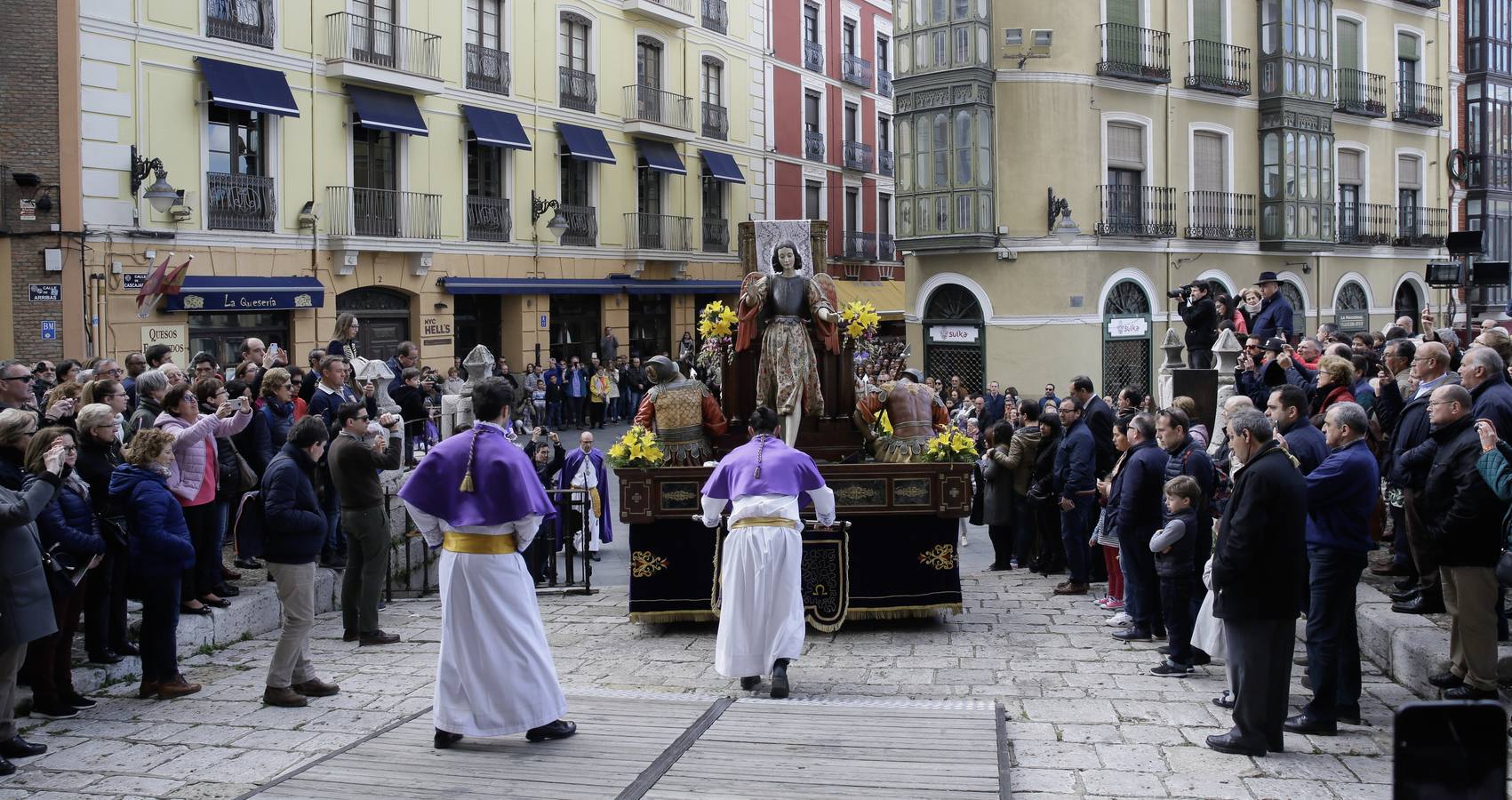 Procesión del Encuentro de Jesús Resucitado con la Virgen de la Alegría en Valladolid (1/2)
