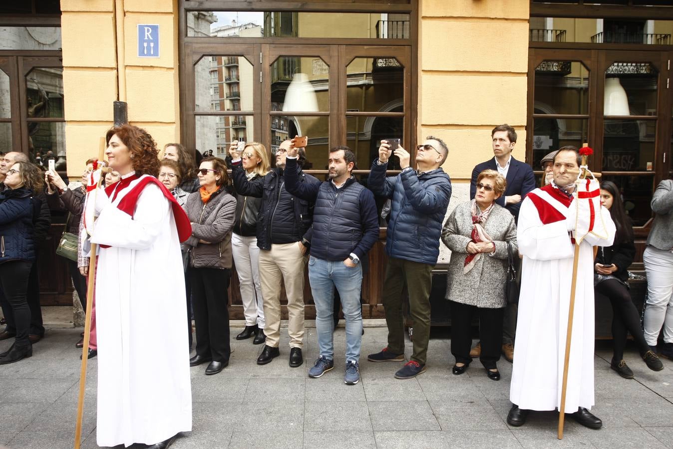 Público en la Procesión del Encuentro en Valladolid (4/4)