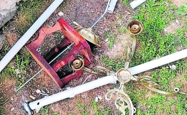 El viento ocasiona graves daños en un paso de la Hermandad de la Paz, de Palazuelos de Eresma