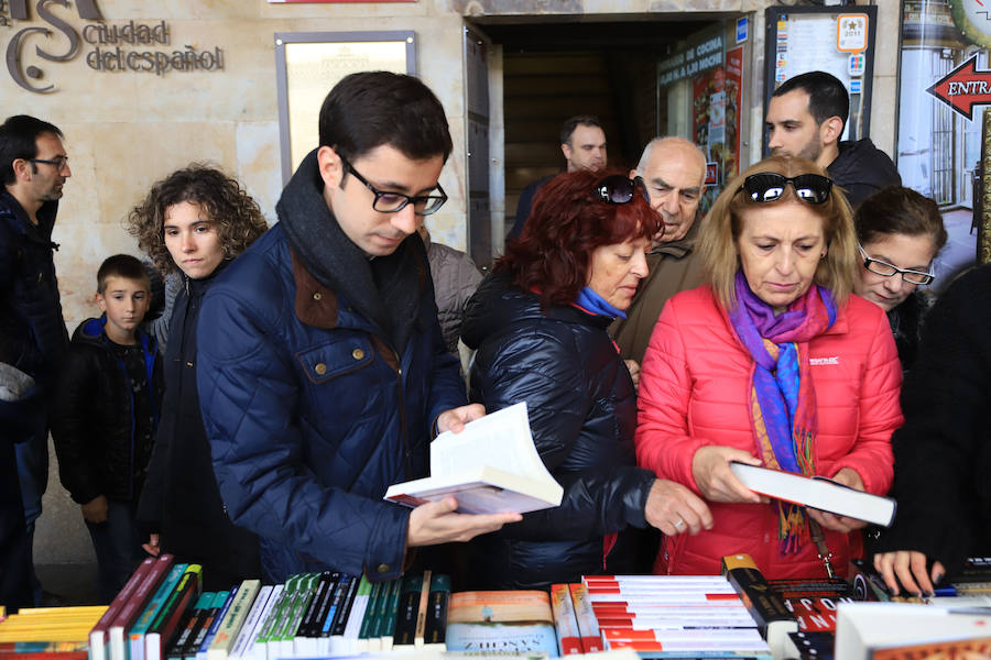 Miles de Libros invaden la Plaza Mayor de Salamanca