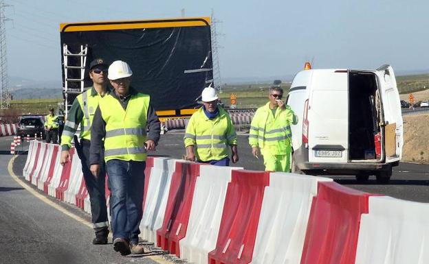 La carretera a Espirdo estará regulada con semáforos durante dos meses por la obra de la SG-20
