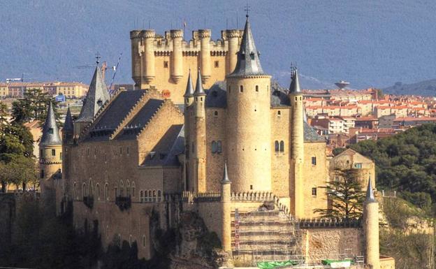 El Alcázar de Segovia bate su récord de visitas en Semana Santa con cerca de 40.000