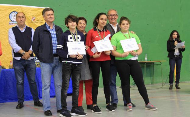 Cientos de medallas y aplausos para los campeones de los Juegos Escolares