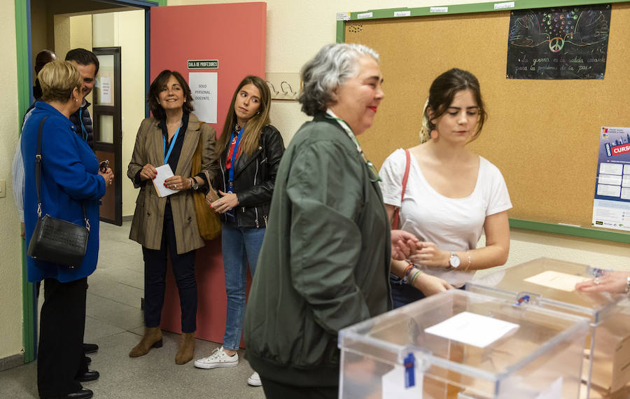 Jornada de elecciones generales en Segovia (3)