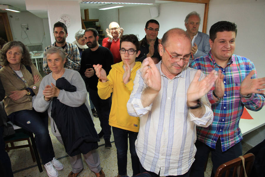 PSOE y PP viven su noche electoral