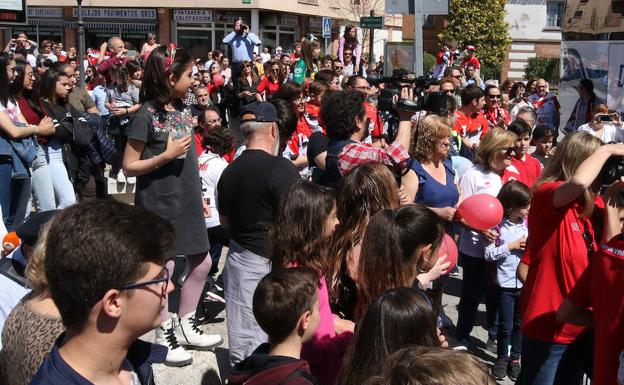 Nava recibe con honores a los héroes del ascenso a Asobal