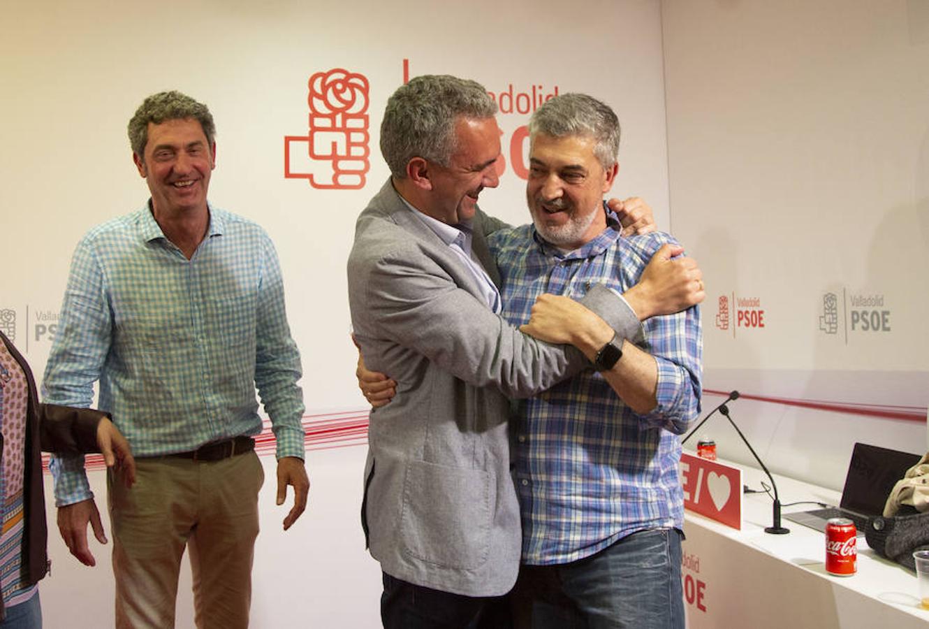 EL PSOE de Valladolid celebra su victoria en la sede de Santa Lucía