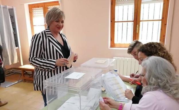 El PSOE gana en varios municipios importantes y el PP aguanta por la mínima en el resto