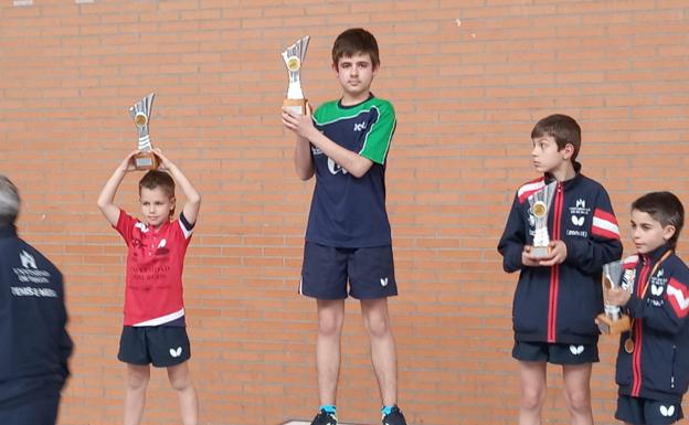 El salmantino Álvaro García, del Gossima, campeón regional alevín de tenis de mesa