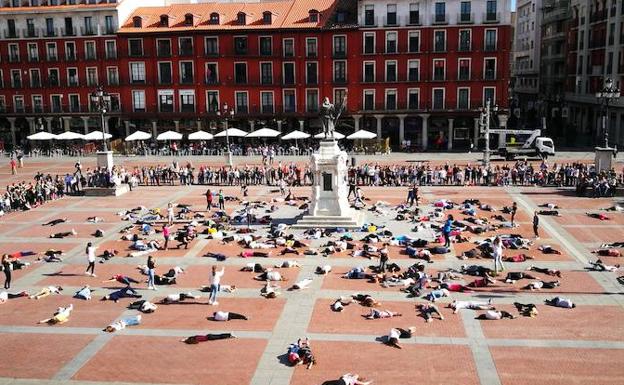 Danza escolar por los refugiados en Valladolid
