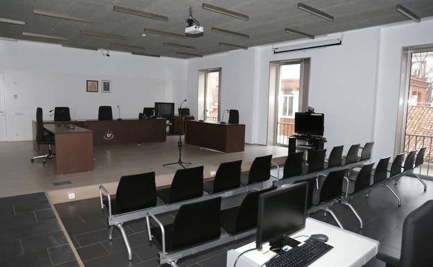 Agrede y corta con un cuchillo a un matrimonio vecino que afeó la conducta de sus hijastros en Palencia