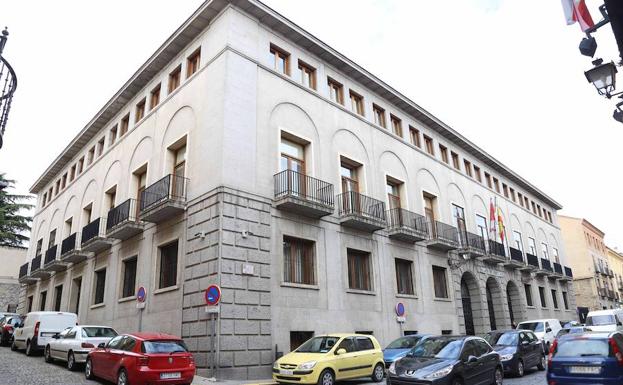 Le piden cinco años de cárcel por extraer de la cuenta de su expareja 140.000 euros robando sus claves bancarias