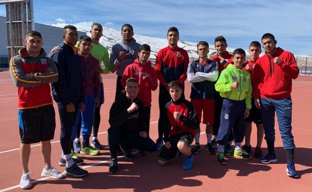 Seis púgiles del Club Boxeo Valladolid, con el equipo nacional