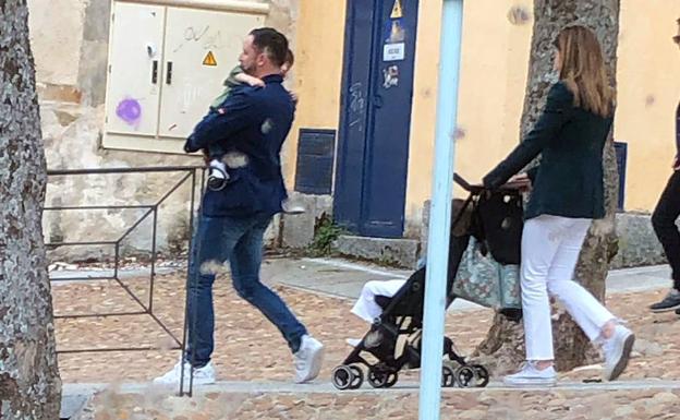 Santiago Abascal y su familia pasan el 1 de Mayo en La Granja