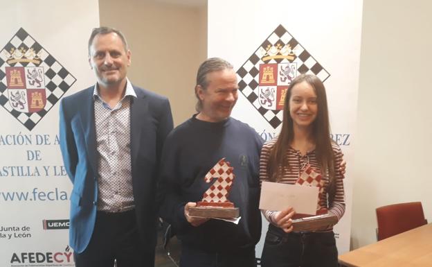 Los ajedrecistas salmantinos Eelco Haak y Lucía Sánchez, campeones autonómicos de ajedrez