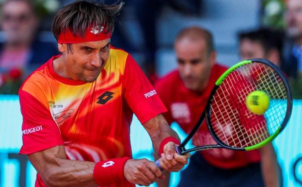 Ferrer vence a Bautista y alarga su despedida