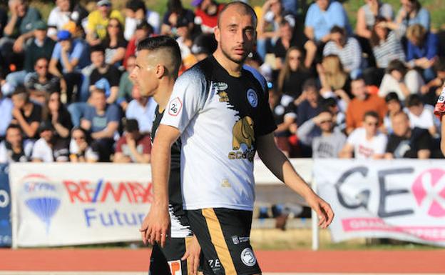 Adrián Llano: «Para mi futuro doy prioridad a poder quedarme en Unionistas CF»