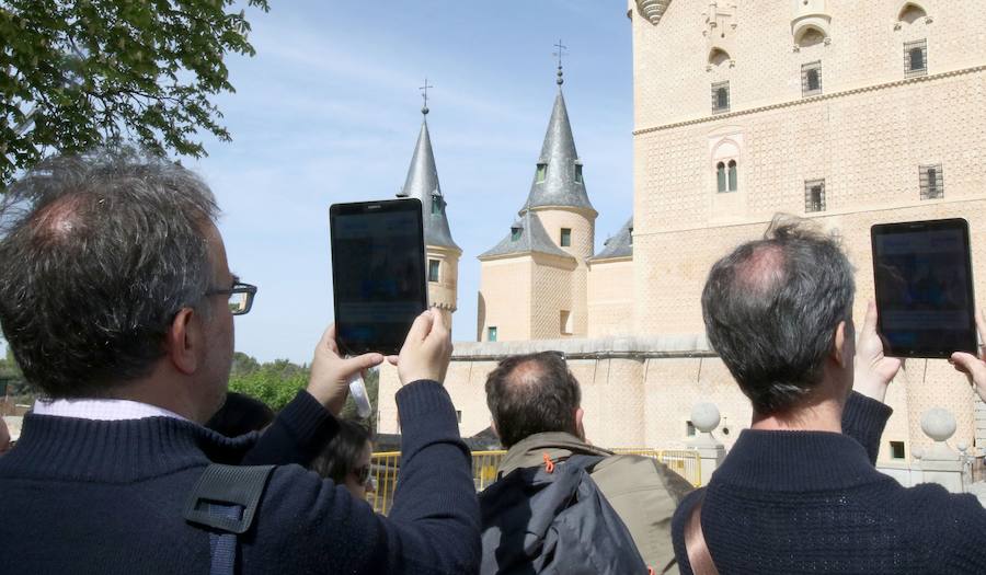 La tecnología 5G llega al turismo: así se ve Segovia en realidad aumentada