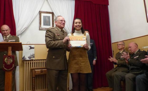 Una estudiante de Ávila gana el concurso literario nacional del Ministerio de Defensa