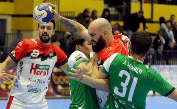 El Nava pierde en Alicante ante un Agustinos más necesitado (28-23)
