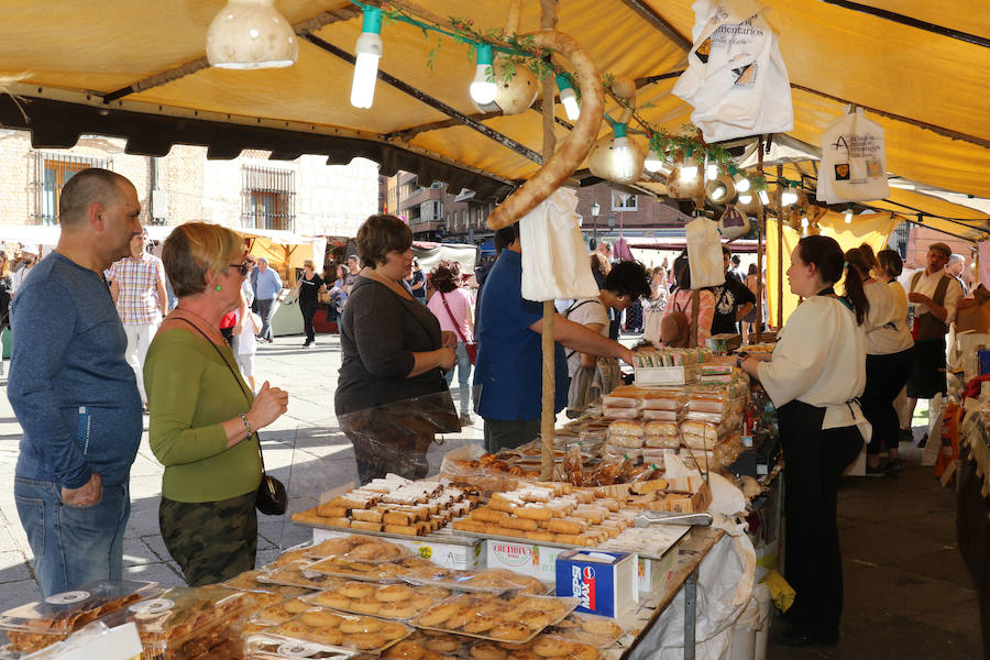 Mercado Castellano en la plaza de San Pablo de Valladolid