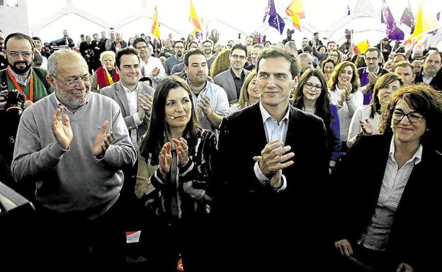 Albert Rivera respalda a Igea con un paseo ciudadano por Ávila
