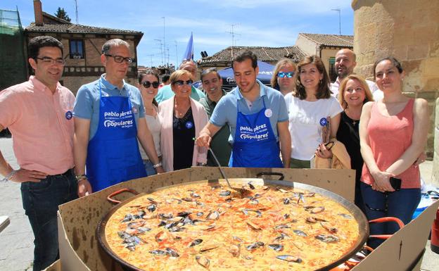 El PP se cocina la campaña, el PSOE vuelve a la plaza y Ciudadanos pasea en familia