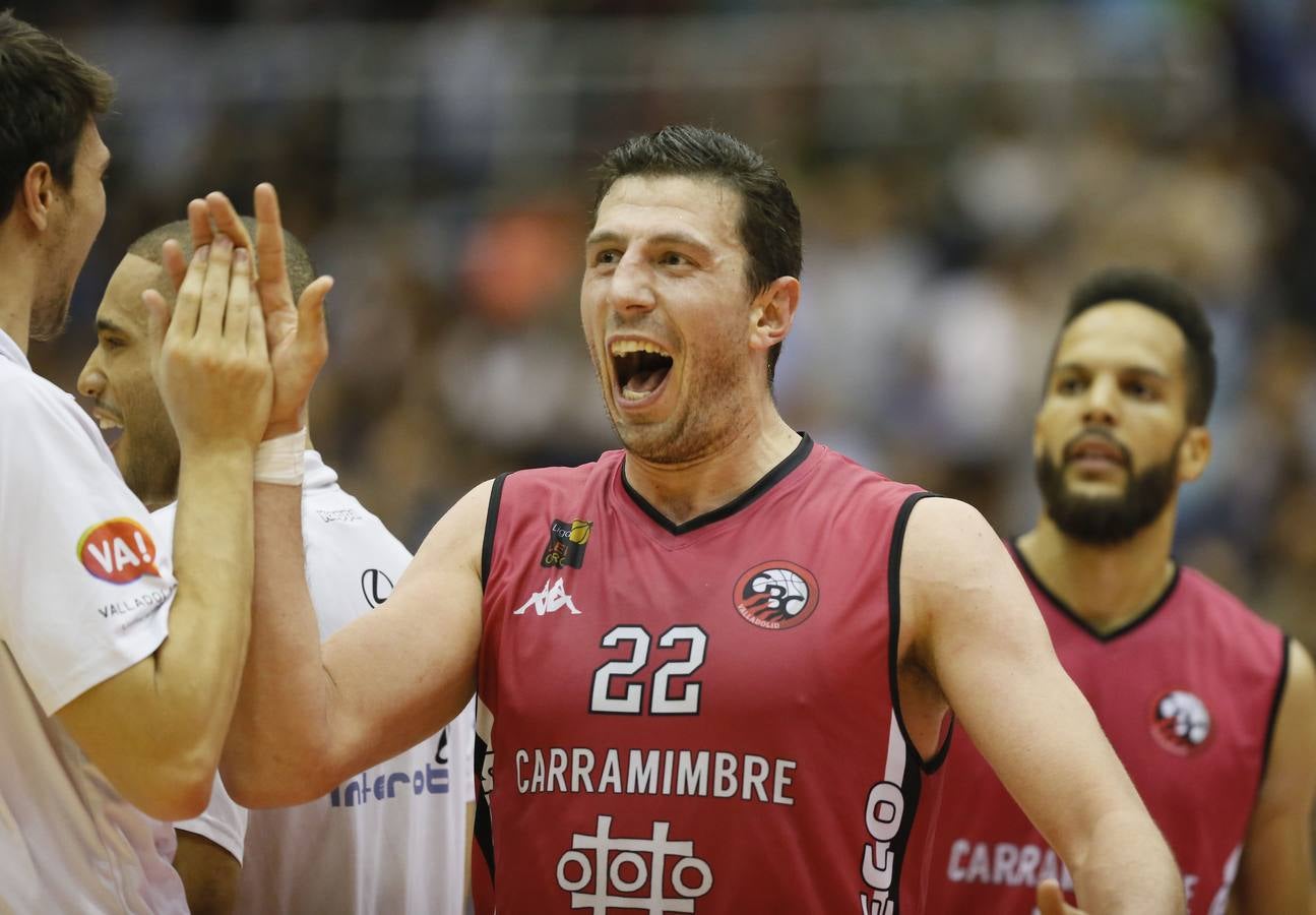 El Carramimbre vence al Melilla por 85-64 y se adelanta en la eliminatoria