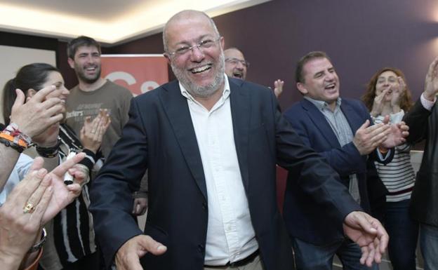 El PSOE sobrepasa al PP y los electores dejan en manos de Cs el futuro de la Junta de Castilla y León