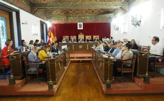 Último pleno ordinario de la Diputación de Valladolid, celebrado en la mañana de este viernes. /El Norte