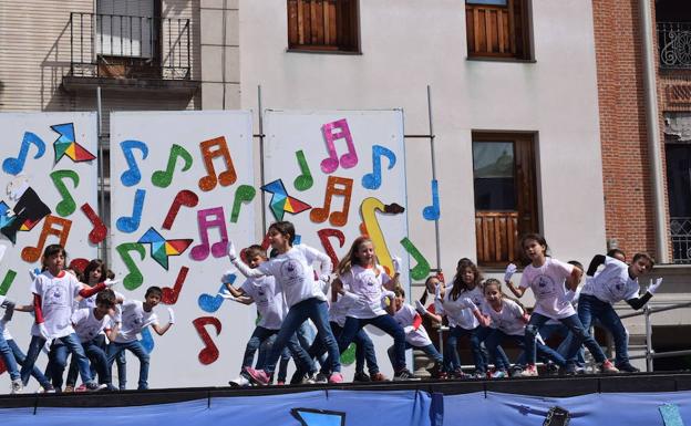 Peñaranda disfruta del 'Danzar de los Danzares'