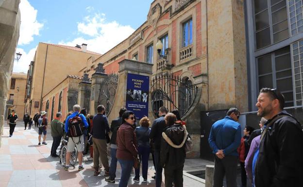 Colas en Salamanca por el Día de los Museos