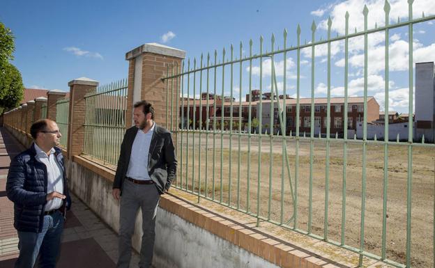 Puente dedica la última semana de campaña a «propuestas concretas: un gran aparcamiento en Delicias»