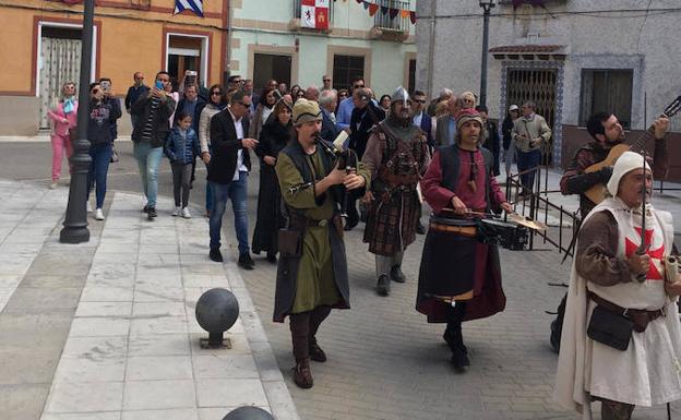 Portillo regresa al pasado con una multitudinaria feria medieval