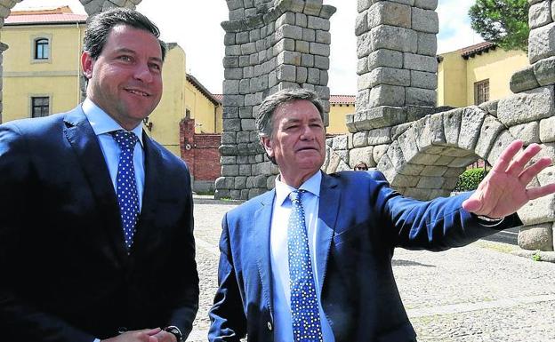 Vázquez replica a Aceves: «Si se aburre, que se compre un mono»