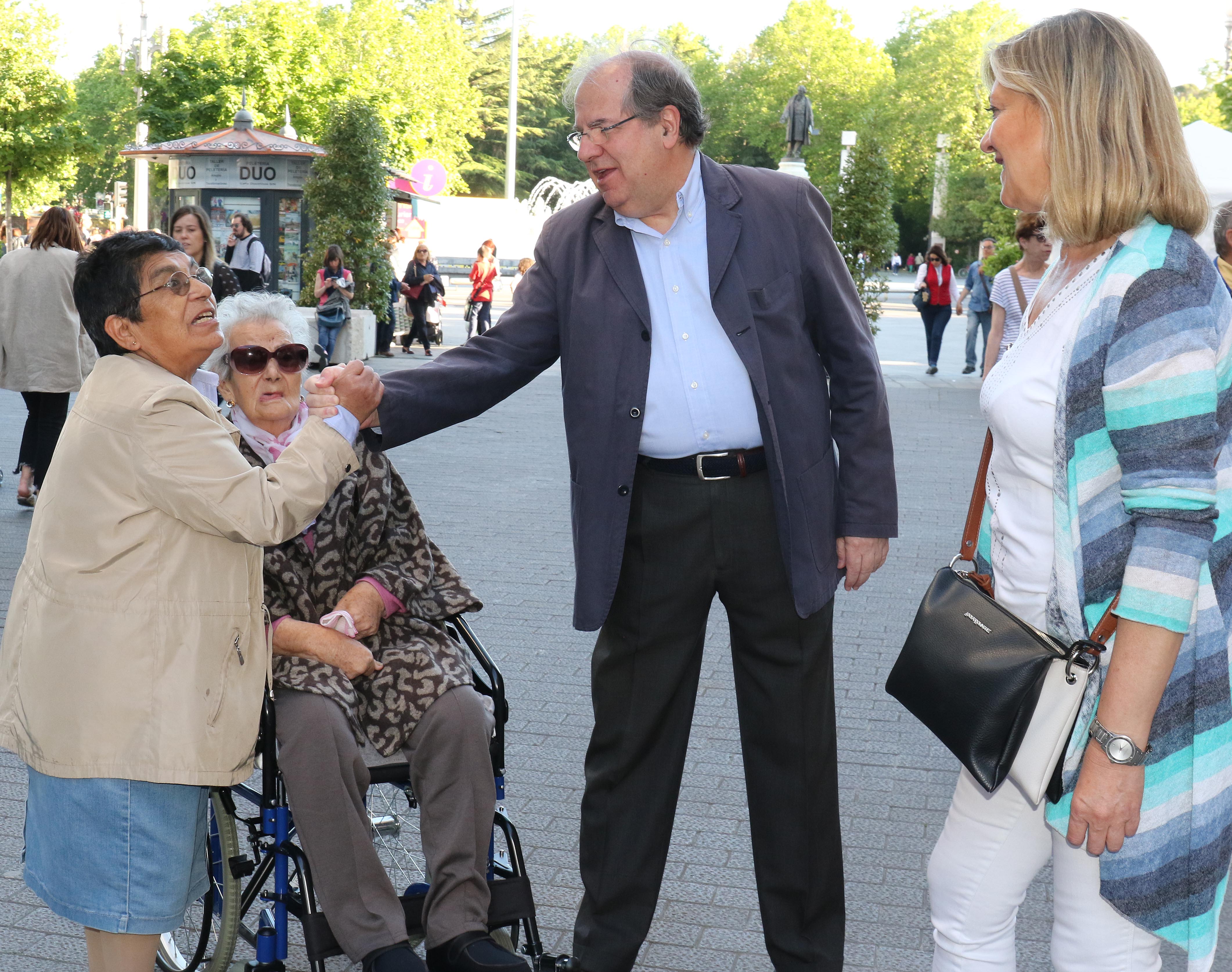 Herrera, en el «campañón» de Pilar del Olmo para inyectar 'flow' a un «lujazo de alcaldesa»