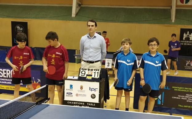 Dos medallas de bronce por equipos y una en dobles benjamines para el Gossima en los Autonómicos