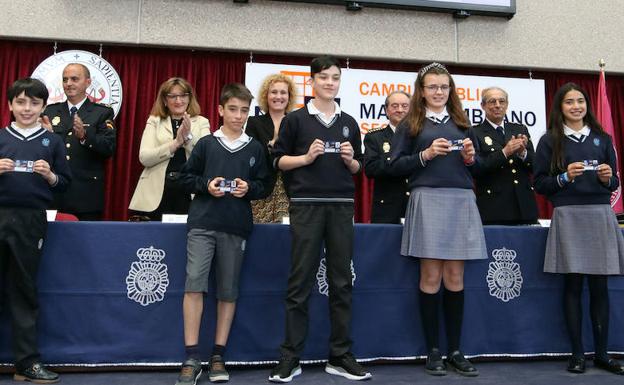 La Policía registra en Segovia dos denuncias al mes por ciberacoso a menores