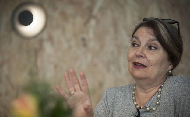 María Elvira Roca: «Legislar sobre la memoria es puro totalitarismo»