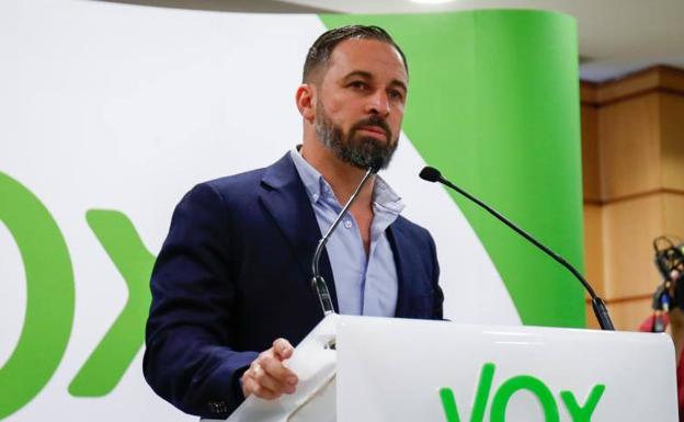 Abascal aprieta a Rivera y avisa de que Vox no apoyará gobiernos sin diálogo previo